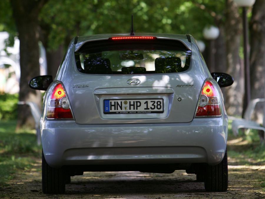  Hyundai Accent 3-Door 2006 года  (фото 52 из 54)